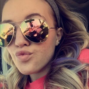 Meet your Posher, Jalie